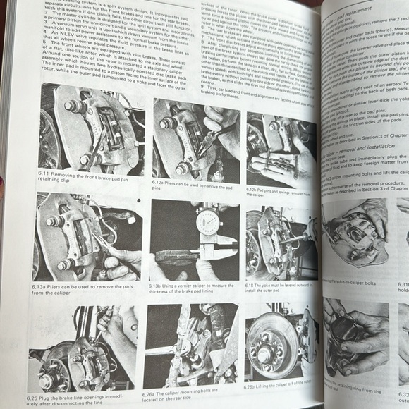 Haynes repair manual for 1973-1979 620 Series pick-up truck 💛 Excellent shape! - Picture 8 of 10